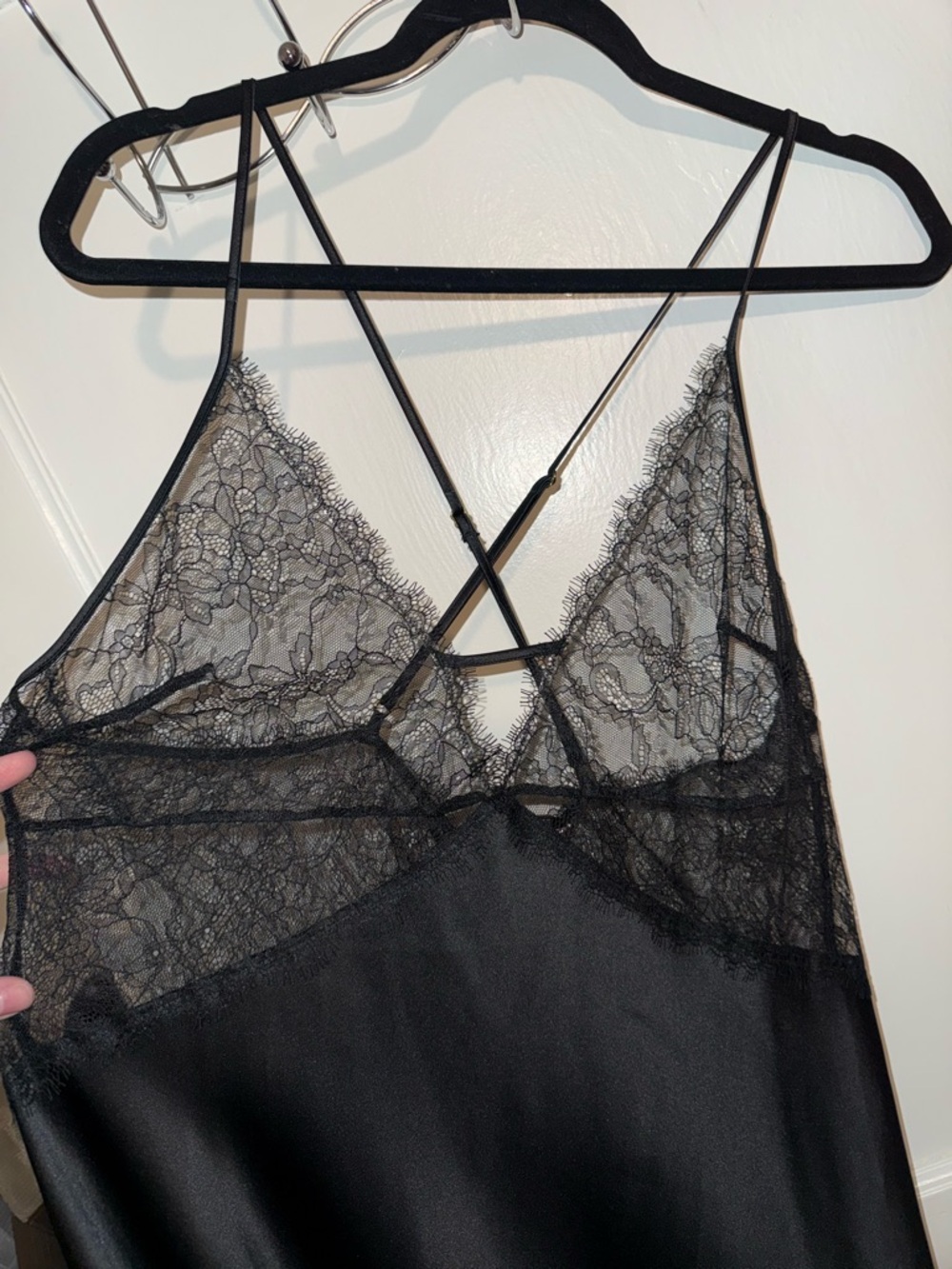 Lingerie - Picture 2 of 4